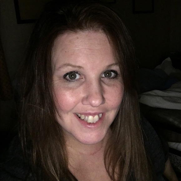 Meet your Posher, Tara - Picture 3 of 7